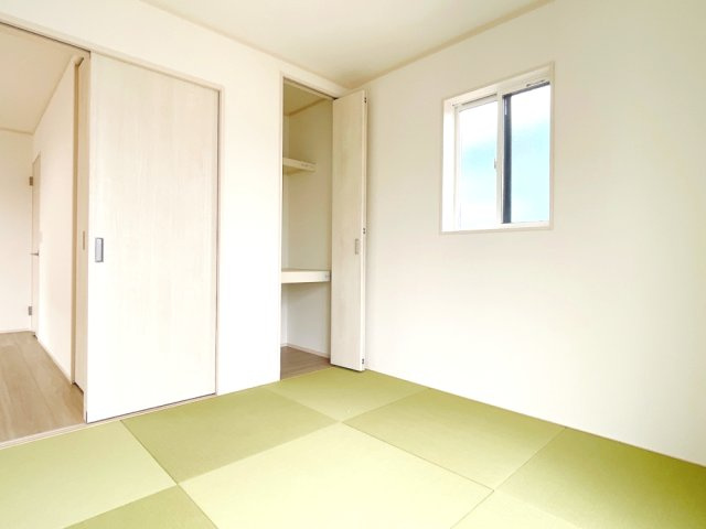 藤井上組（全12区画）9号棟　和室：お子様の遊び場、家族のくつろぎスペースとして多用途に活躍します。