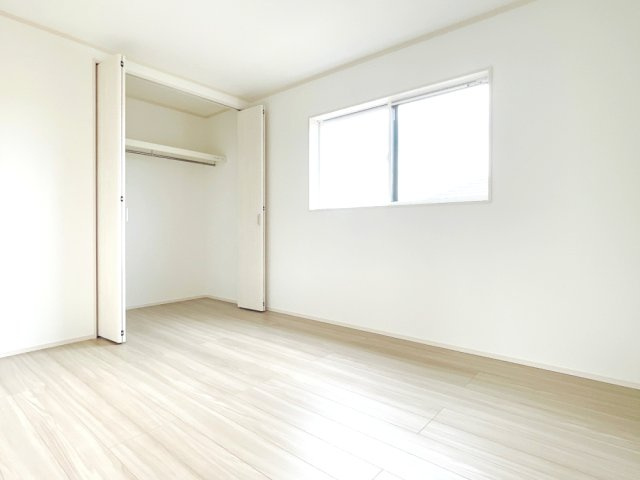 藤井上組（全12区画）9号棟　洋室：クローゼット完備