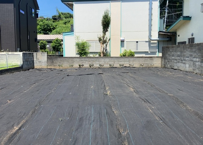 土地を買う際、住む地域の自治体や福祉の補助制度にも注目してみましょう。子供や老人の医療補助やゴミ出しのルールなど、自治体によってルールに大きな違いがあるため、暮らしやすい土地で判断するとよいでしょう。