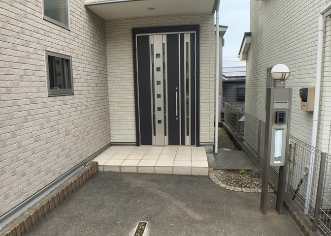 当然のことではありますが、オートロックやセンサーライト、ホームセキュリティーなどの防犯設備があれば、小さいお子様がいるご家庭も安心ですよね！まず物件購入の際は、防犯設備もチェックするようにしましょう。