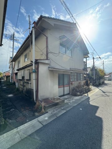◆自然豊かな環境♪　◆吉野川すぐ♪　吉野川祭りでは夜店が出たり花火で夏の夜空が彩られます♪