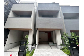  弊社現地販売会開催中 幡ヶ谷駅7分 デザイナーズ新築戸建 六号坂商店街至近 の外観