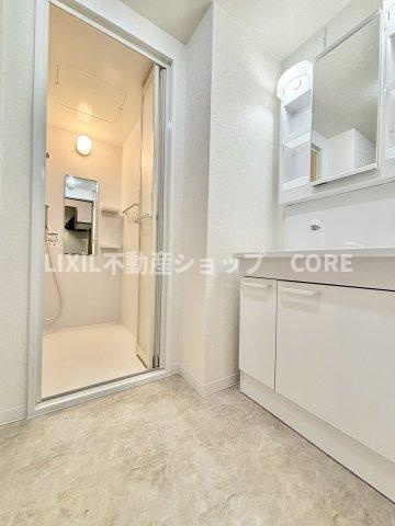 落ち着いたカラーで、ゆったりお使い頂ける魅力のパウダールーム。