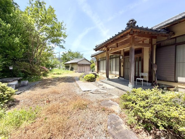 ■庭｜お庭から季節の移ろいを感じることが出来ます♪一年中飽きることなく住みながら楽しめる住まいです♪