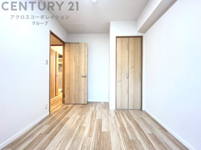 子供部屋…創造性や成長を促す遊びの空間を提供。学習や趣味に集中できる環境を整えます。個別のプライベートスペースは自己表現と自立心を育み、心地よい睡眠環境を整えリラックスできる場所を提供。