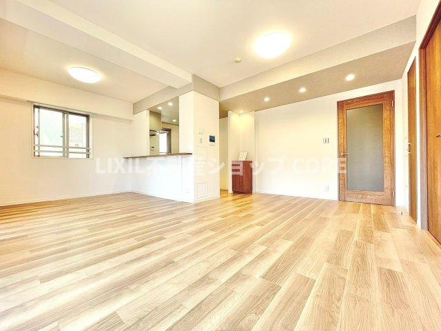 家族と過ごす時間を大切にしたい方にぴったりの明るくゆとりある住空間です。