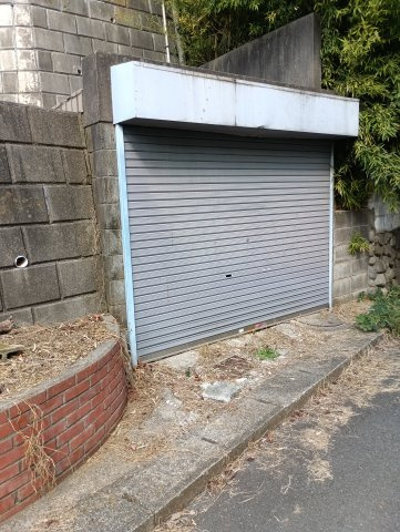 既存の地下車庫です。