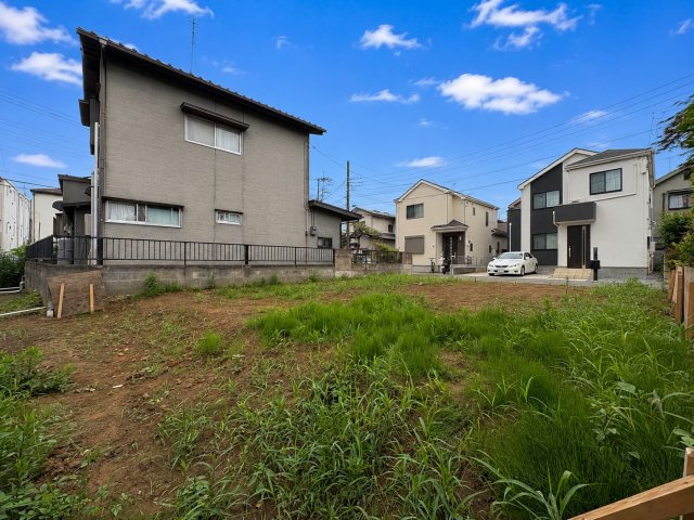 教育・商業施設が充実した子育て世帯に優しい住環境です。上沖小学校まで徒歩約5分(400ｍ)。