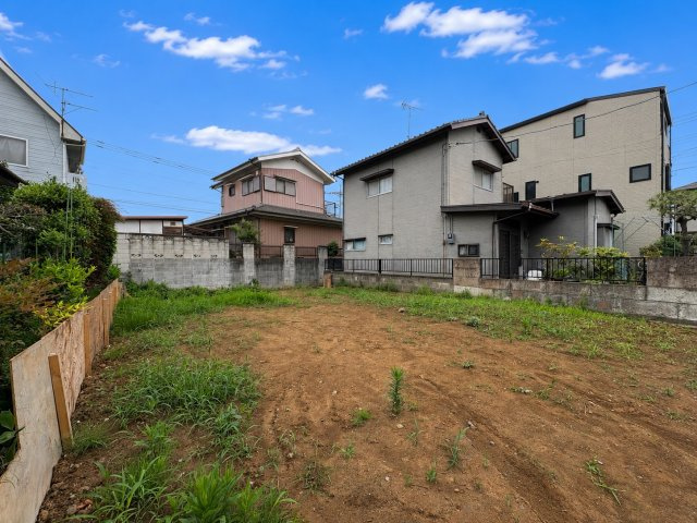 教育・商業施設が充実した子育て世帯に優しい住環境です。上沖小学校まで徒歩約5分(400ｍ)。