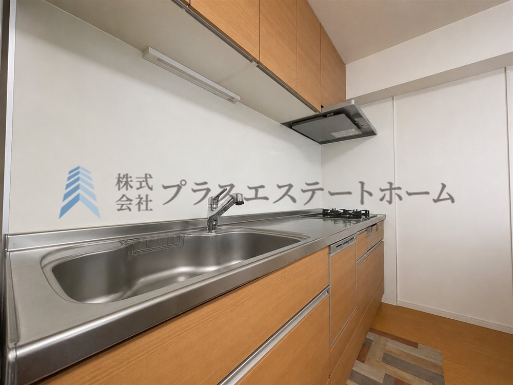 食器洗浄機付きキッチン♪【背景に写り込んだ所有物を消去する画像加工を行っています】