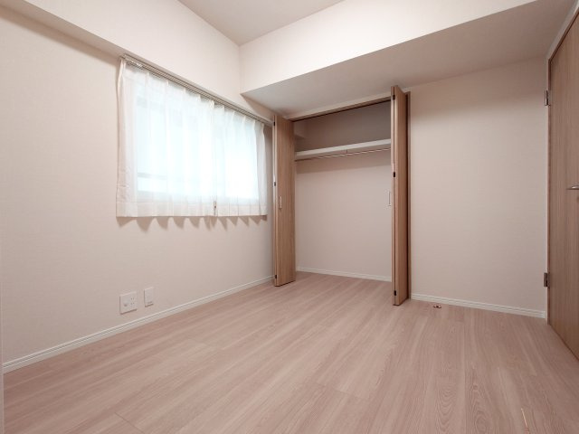 【新設】全洋室クローゼット設置！収納が豊富です♪