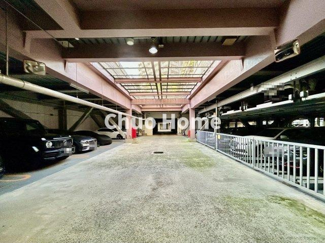 【敷地内駐車場】最新の空き状況や費用などの詳細は担当スタッフまでお問い合わせください。