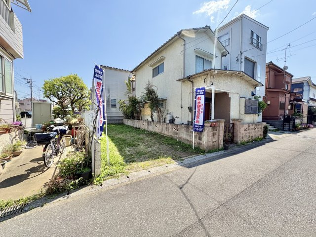 北西側約4ｍ公道に約3.9ｍ接道した敷地約14坪。両新田小学校まで徒歩約8分（約600ｍ）お子様の通学にも安心の距離です。自由設計で夢のマイホームはいかがでしょうか。当社無料の間取り作成も承ります！