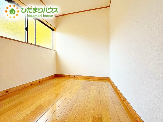 サイズの大きなアイテムも収納できる納戸付き