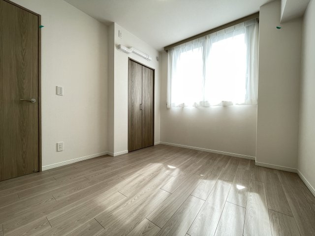 シンプルな洋室は、幅広い用途でお使いいただけます。　