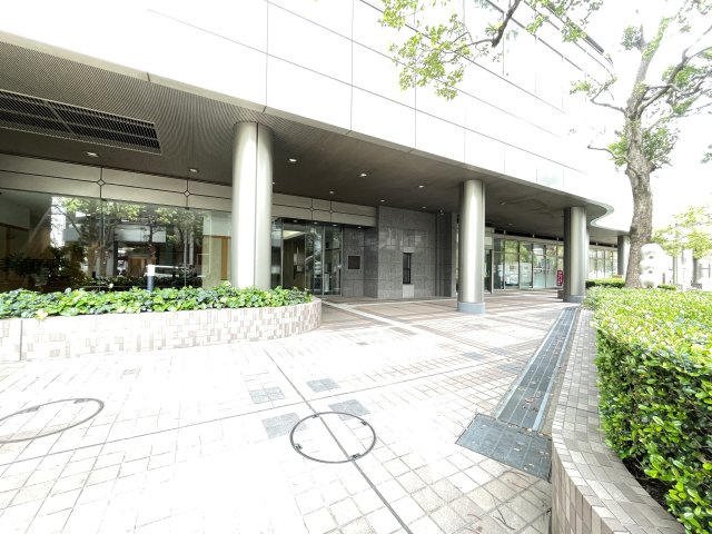 マンションの顔でもある、高級感漂うエントランス。　
