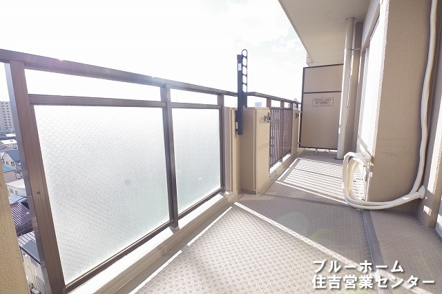 南向きで明るいバルコニーです！