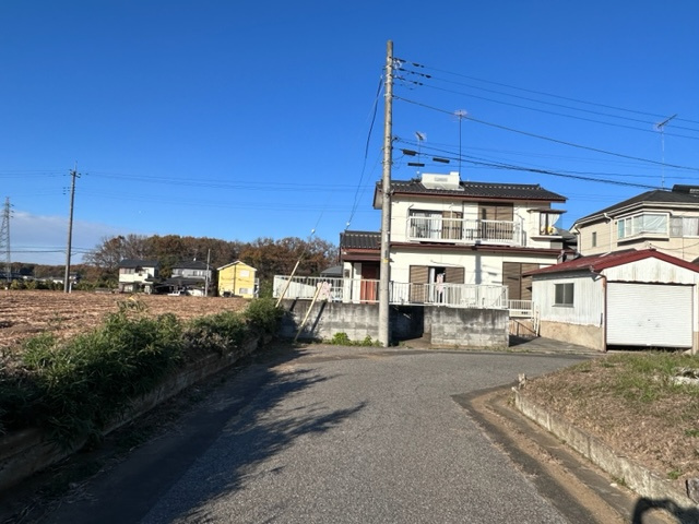 前面道路含む現地写真です
