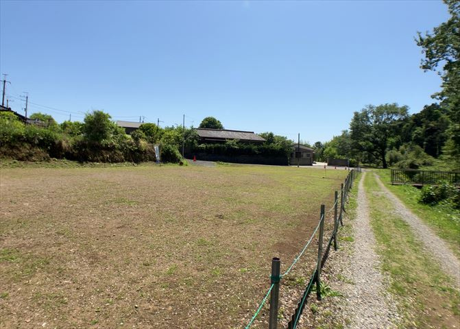 家を建てる前提で土地を探している場合、地盤の丈夫さは譲れない条件の一つです。地盤が脆弱だと追加工事が必要となります。また、過去に地盤沈下や液状化現象を起こした土地は、できるだけ避けた方がいいでしょう。