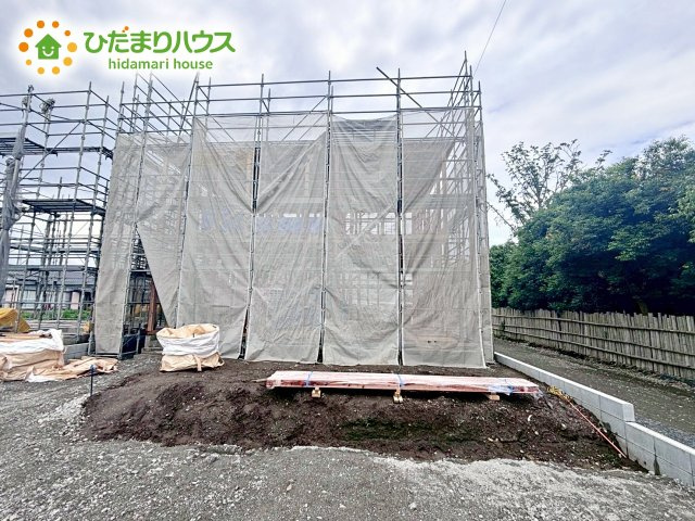 繁華街のようなにぎやかさがないため、車の音や話し声が少なく、静かな生活を望む人に適している閑静な住宅地！