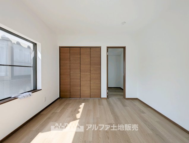 【Private　Room】　◆洋室◆3つの洋室を備えた3LDK。寝室や子ども部屋、ワークスペースなど、ライフスタイルに合わせて使い分けられます。