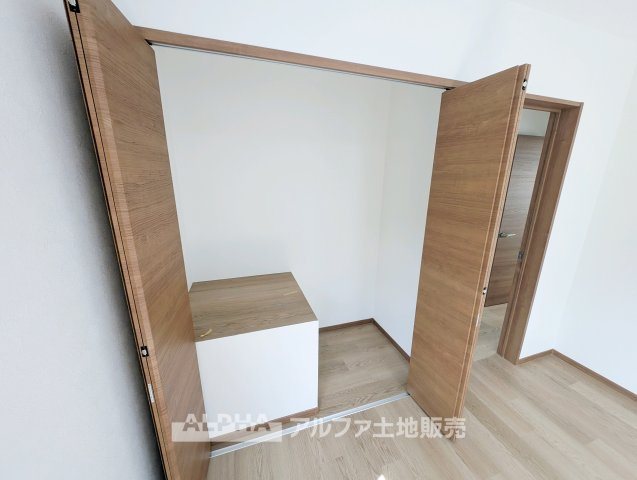 【Storage】　◆収納◆各所に収納スペースを設けた間取り。衣類や生活用品を整理しやすく、居住スペースをすっきり使うのに役立ちます。