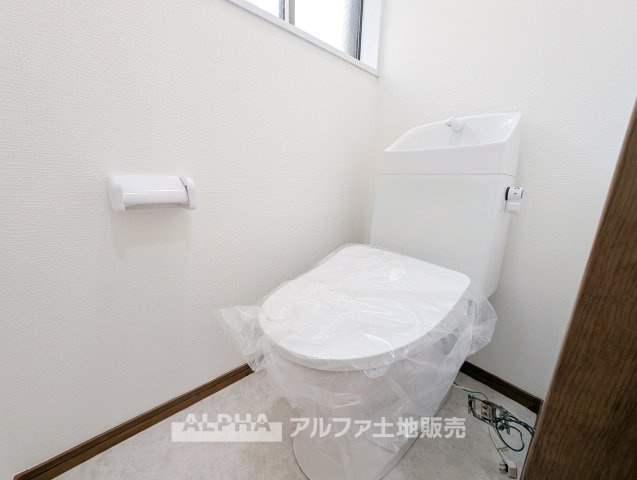 【Toilet】　◆トイレ◆1階・2階のシャワー付きトイレを交換予定。各階にトイレがあるため、家族で暮らす際にも使いやすい設計です。