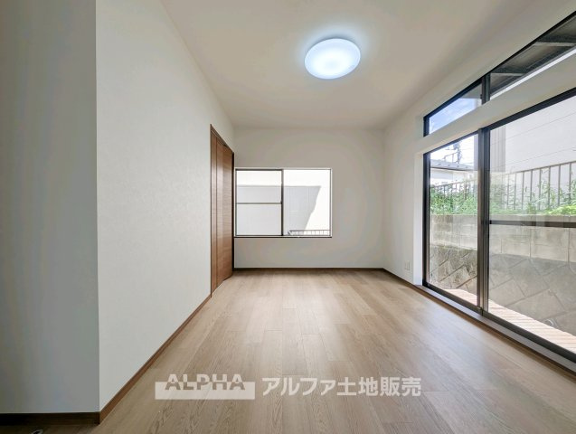 【Family　Living】　◆LDK◆家族との会話を楽しみながら過ごせるLDK。キッチンから室内を見渡しやすく、毎日の暮らしに馴染む空間です。