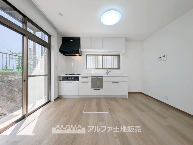 【Comfort　Space】　◆LDK◆約13.5帖の広さを確保したLDK。食事やくつろぎなど、家族それぞれの時間を一つの空間で楽しめます。