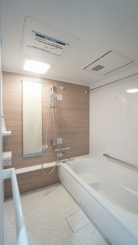お風呂も最新設備に更新ずみ