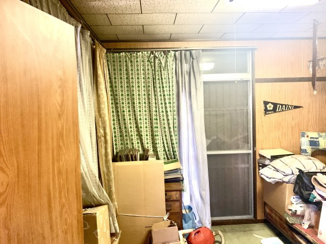 個人の部屋や寝室として使える洋室です