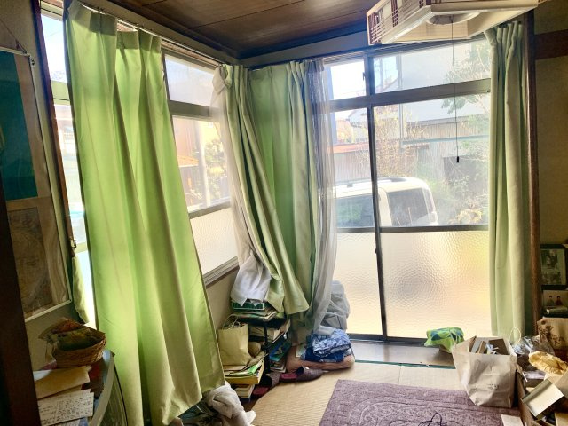 1F和室です。2面に窓があるため明るく風通しも良いです。