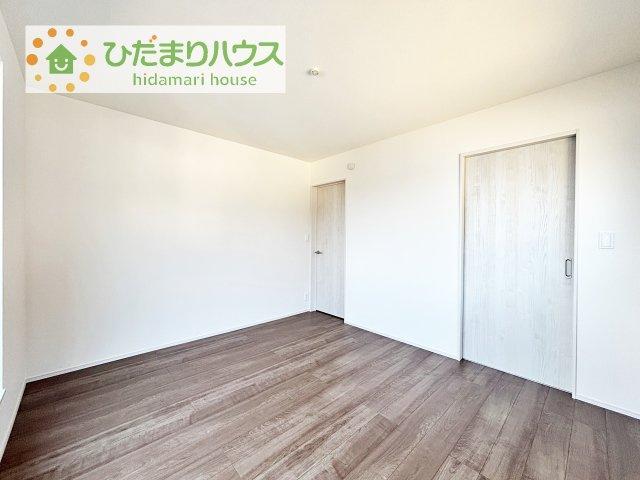 ゆとりのある主寝室！ご家族全員で寝れちゃいます♪