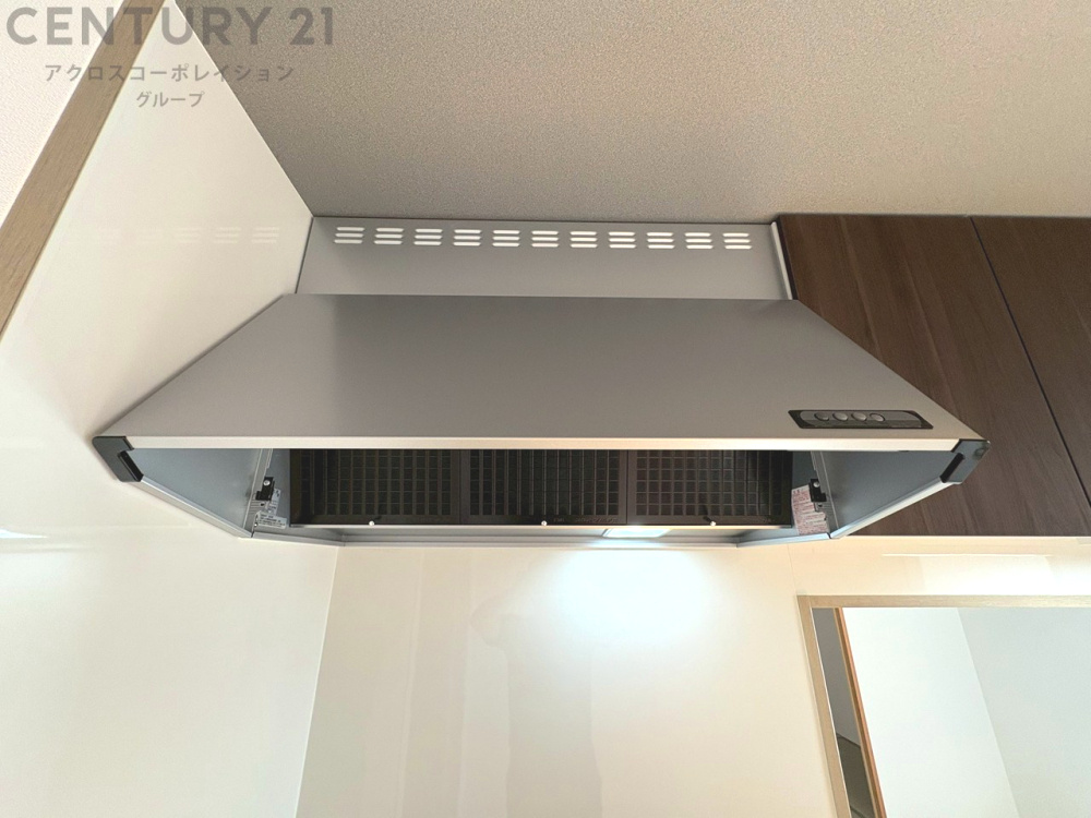 パワフルな吸引力で調理中の臭気等をしっかり処理してくれ、室内を快適に保ってくれます。