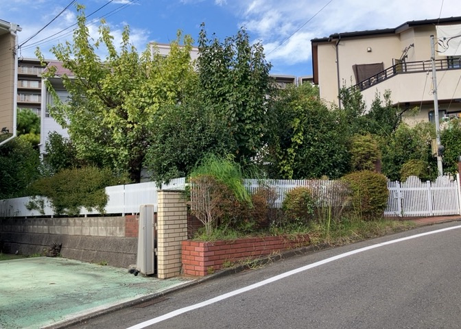 物件の詳細については、現地を見てわかること以外に、役所や法務局などで調べないとわからないことがあります。そのため、現地に行く場合は、もしこの物件を買ったらどのような生活ができるかをイメージしましょう。