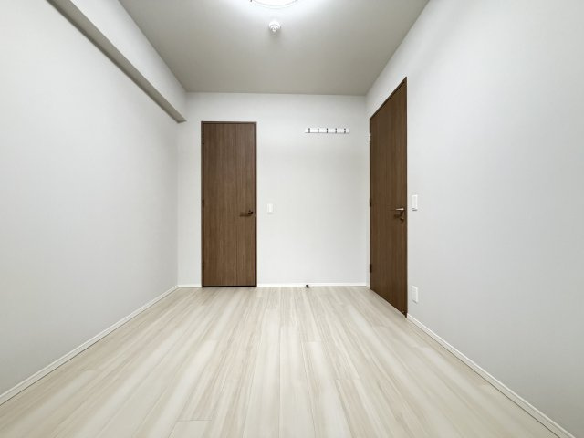 【北側約6帖の洋室】　◎メインの寝室になります　◎ウォークインクローゼットあり