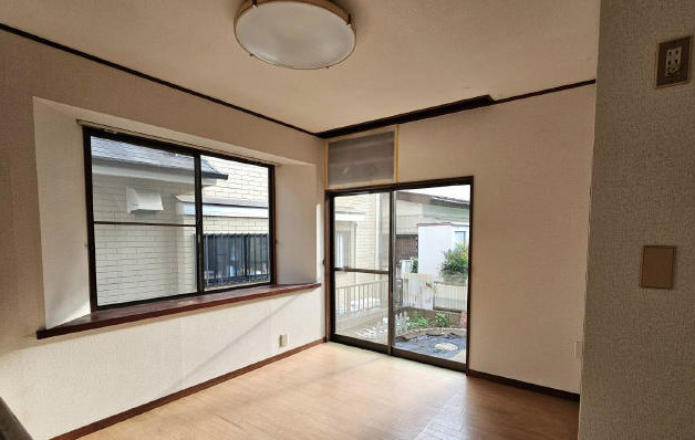 たっぷりの陽光に包まれる明るい住まい
