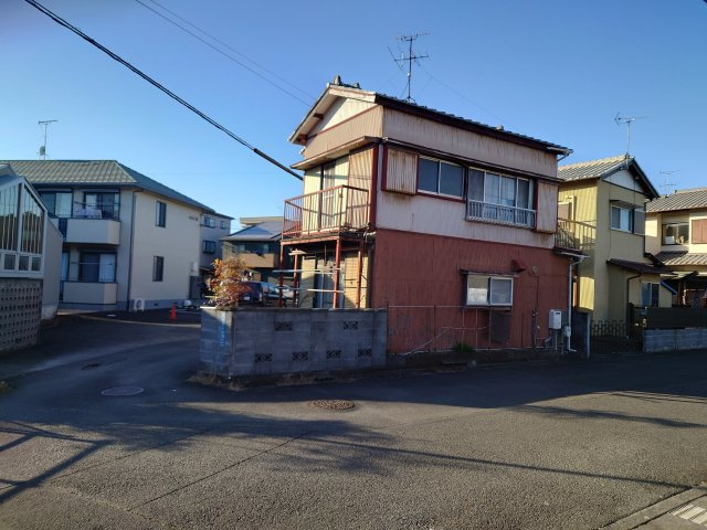 東側道幅7.4ｍです。