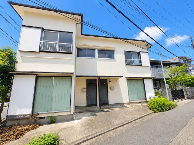 ◆開発道路を囲むように区割りされた敷地。開放感や明るい雰囲気は素晴らしい条件です。