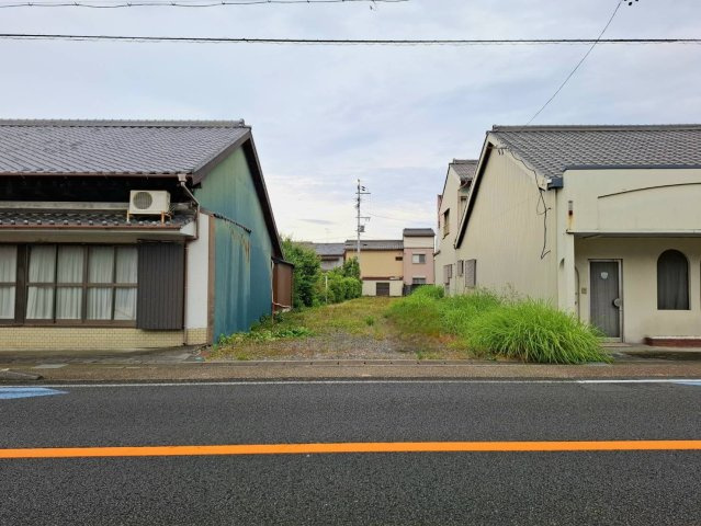 敷地が約115坪と広々としています。自由な間取りでお家が建てられます。