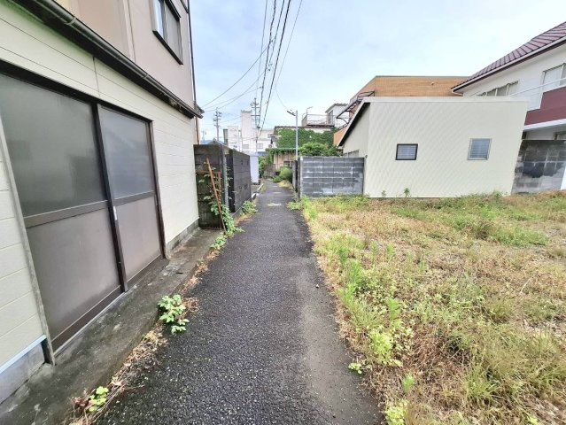 共立蒲原総合病院まで車で8分です。総合病院なので急病の時にも安心ですね。