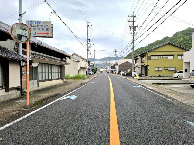 近くに蒲原海岸があります。海風を感じながらお散歩が楽しめます。