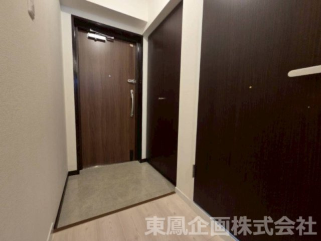 収納力のある可動棚付き玄関収納！