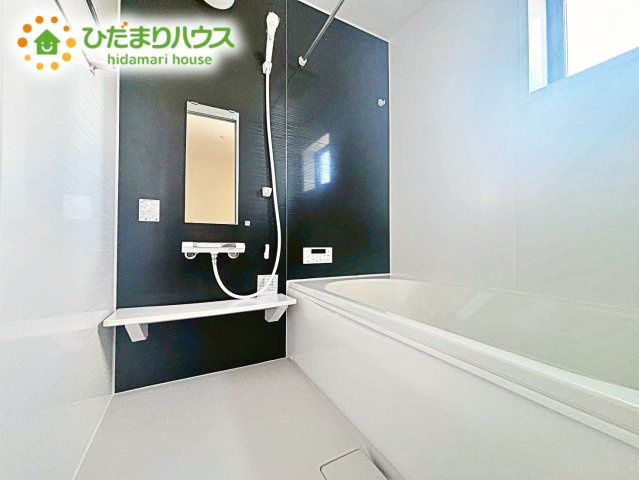 大人が足を伸ばしても十分な広さ！一人でゆっくりくつろぐ時間も大切です！