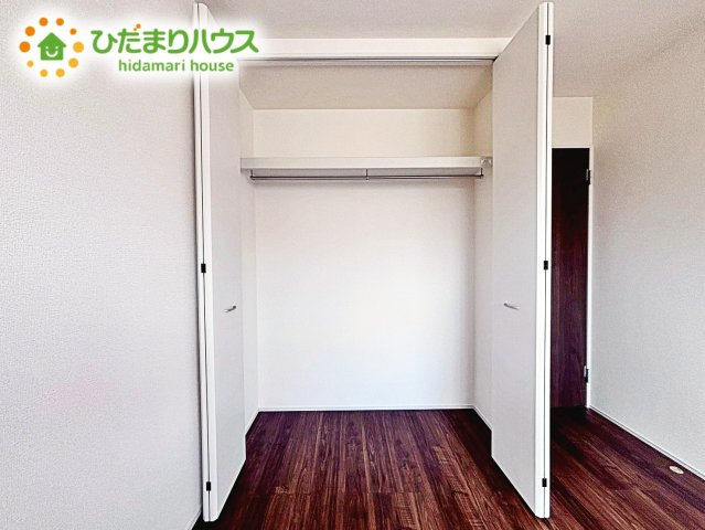 全室にクローゼットが付いていて、お部屋の住空間もスッキリ広々つかえそうです(^^)/