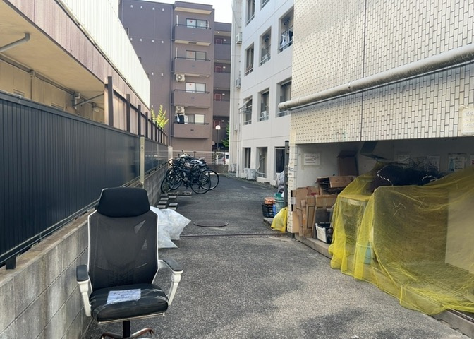 マンションの駐輪場は、事前に空きがあるか確認を取ると安心です。せっかく入居したのに駐輪スペースがない！なんてことになったら大変ですよね。そこで、内見時や購入前にはまず事前に確認しておくと良いでしょう。