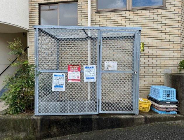 共用のゴミ置き場になります。