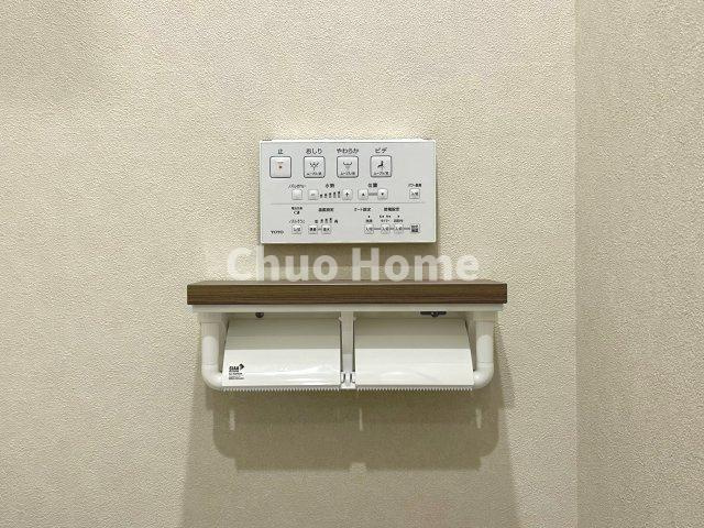 【ウォシュレット】清潔に使いたいお手洗いには最適な設備です。もちろんウォームレットも標準装備です。