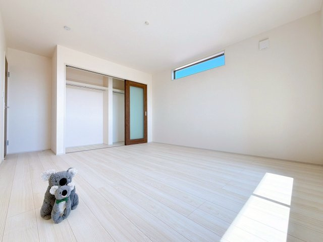 さまざまにカスタマイズしていただけるシンプルなデザインの内装。ご自身で素敵な空間を創り上げられます。