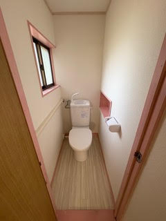 コンパクトで使いやすいトイレです